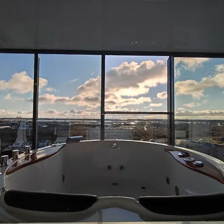 Premium Sky Jacuzzi * Klaipėda